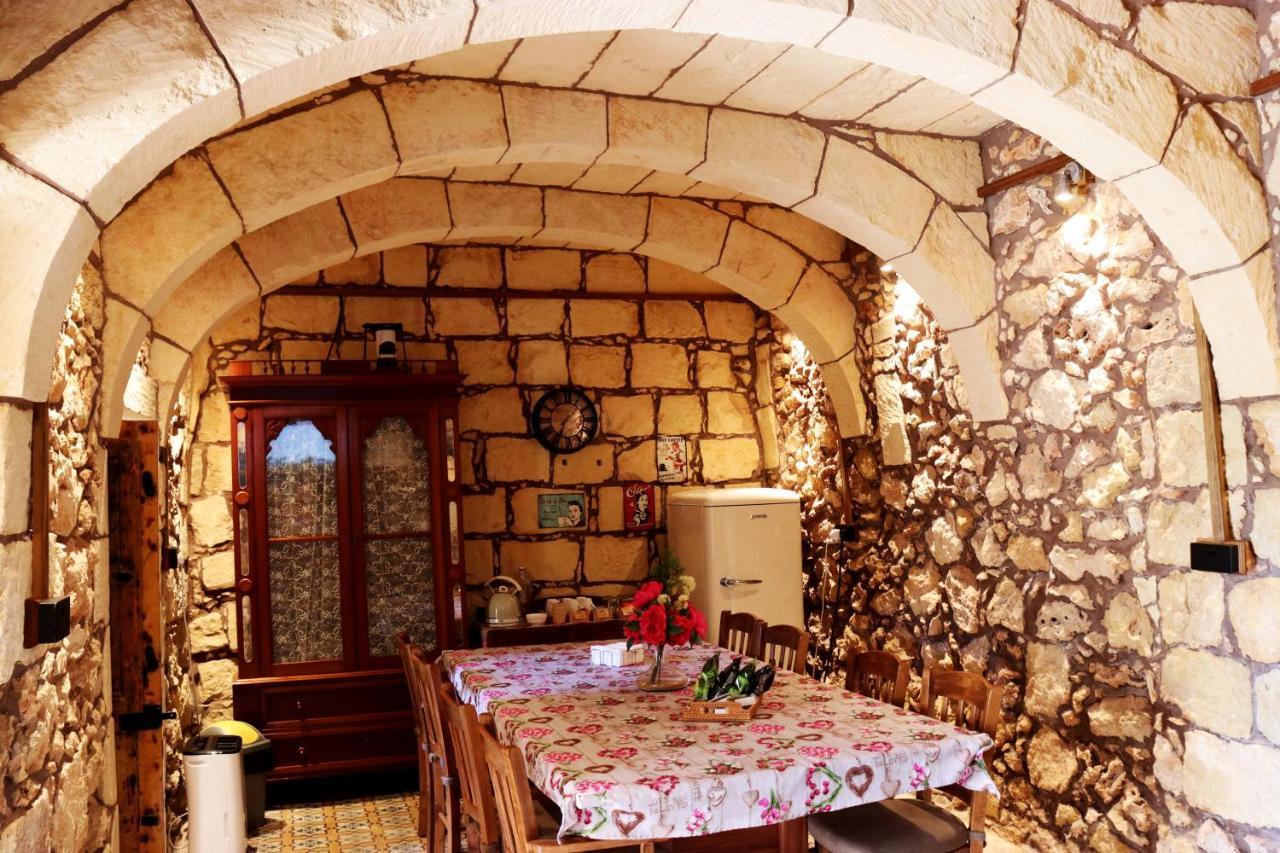 Il-Barrag Farmhouse B&B - Gozo Traditional Hospitality Nadur Bagian luar foto